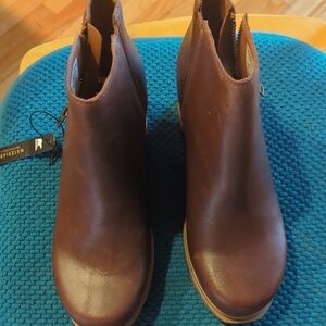 Sorel Chestnut Brown  Leather Boots